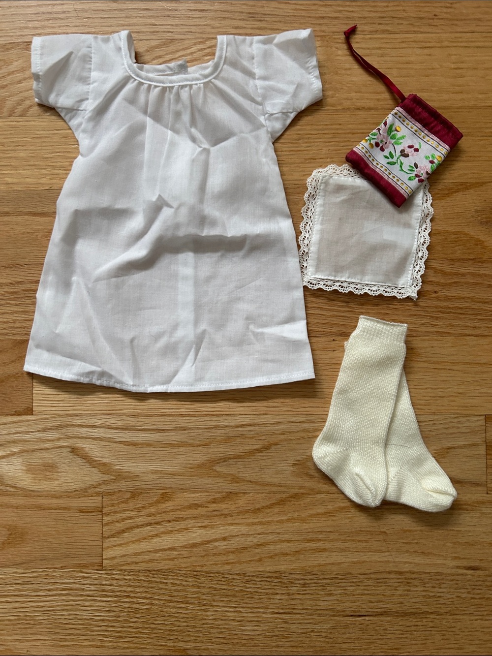 American Girl Felicity White Shift with Floral Pouch, Socks and Handkerchief